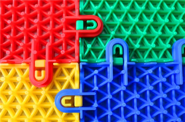 鑒別懸浮拼裝地板質(zhì)量的好壞 仲達(dá)有訣竅！