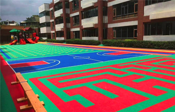 幼兒園地板的安全問(wèn)題，需要被更多人看到！