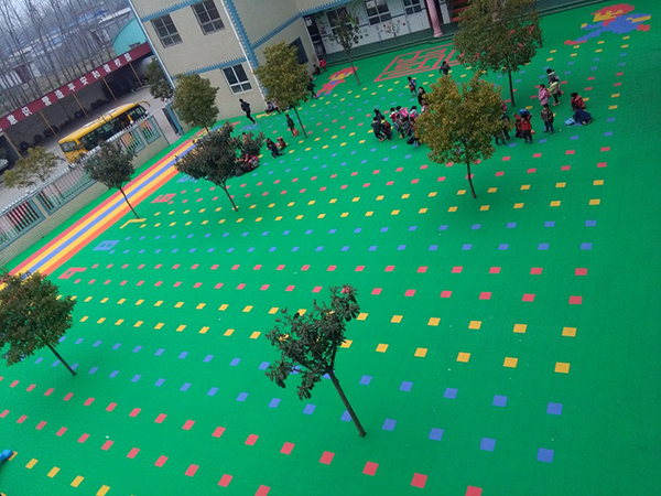 懸浮地板和地磚哪個好用？